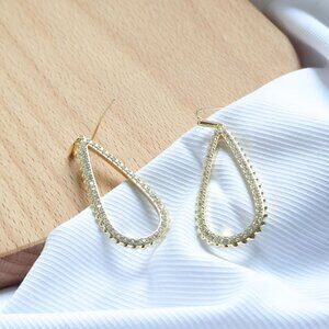 Kendra Scott Payton White Crystal Open Frame Earrings in Gold